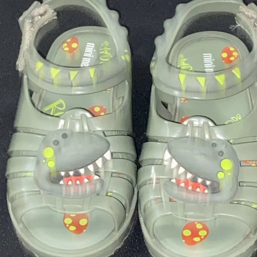 Mini Melissa Kids ARMY GREEN SIZE 10 HOOK LOOP‎ STRAP Dinosaur Sandals EUC CLEAN